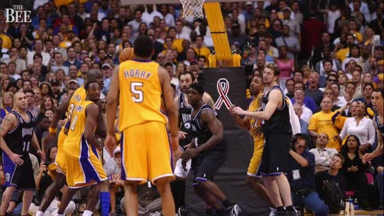 Robert Horry of the LA Lakers broke the Sacramento Kings&#039; heart in Game 4 of the Western Conference finals. [Photo: The Sacramento Bee]
