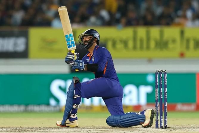 "Who says dreams don't come true" - Sanjay Bangar lauds Dinesh Karthik's match-winning knock in 4th India vs South Africa T20I