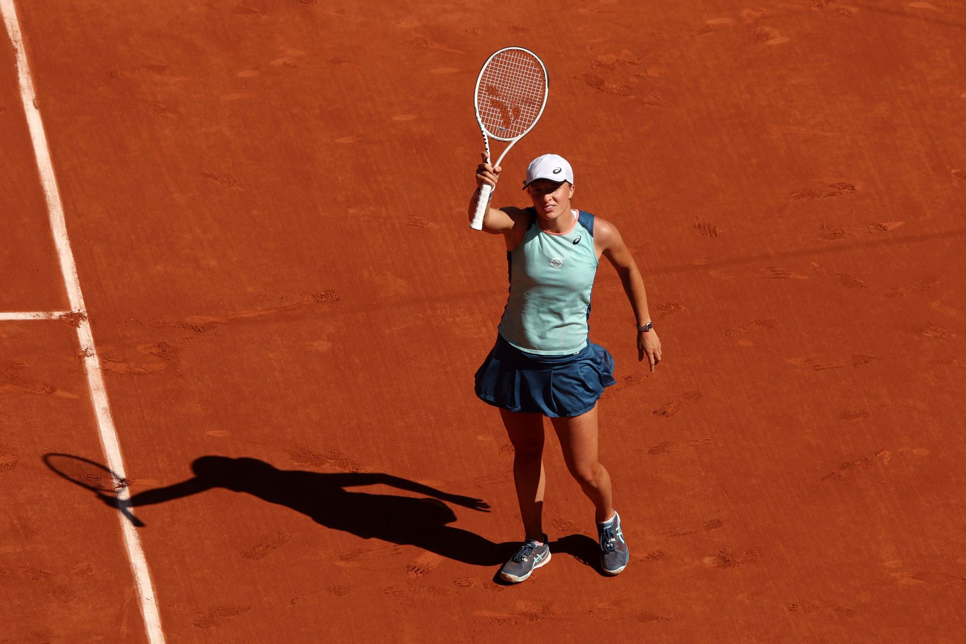 Swiatek celebrates match-point against Kasatkina