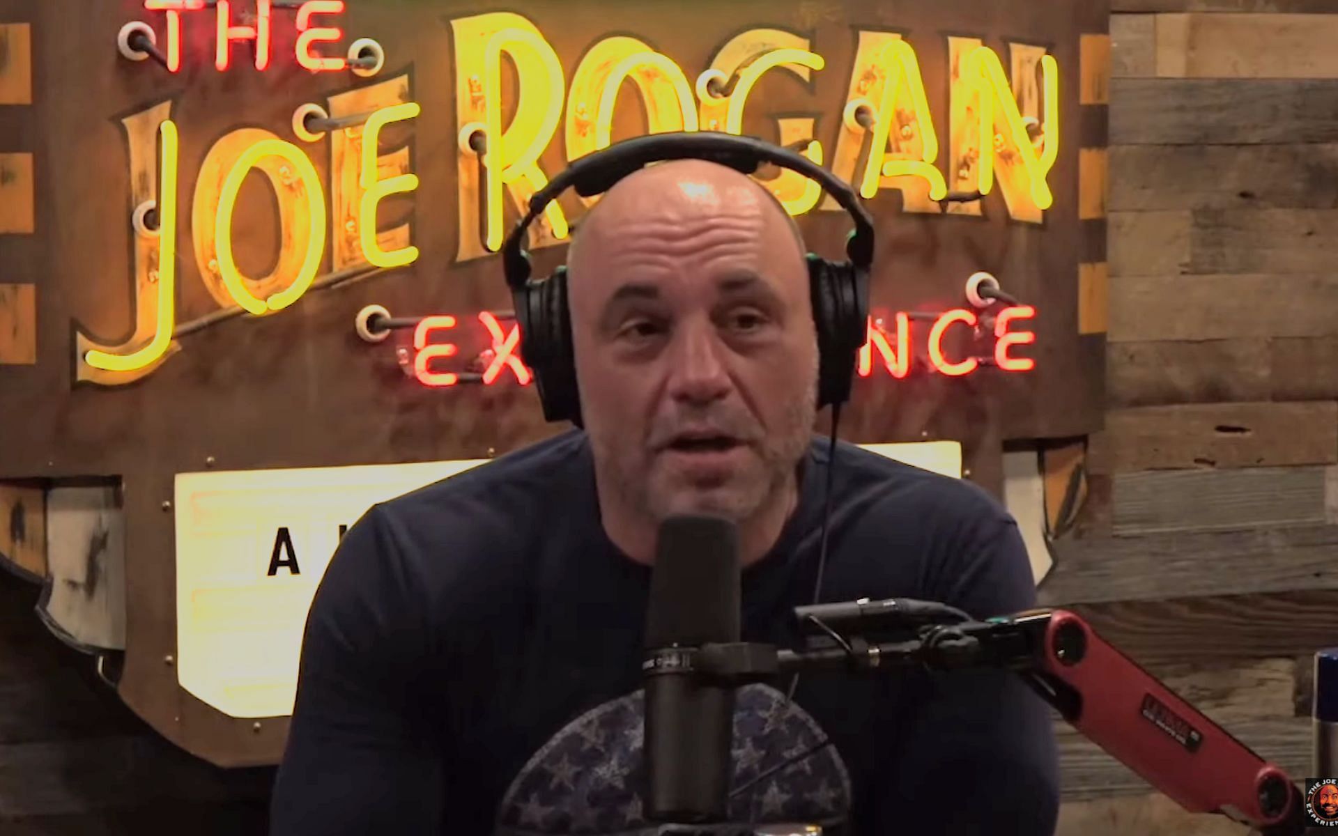 Joe Rogan urges everybody to reap the advantages gained from ice baths [Image via. Youtube/PowerfulJRE]