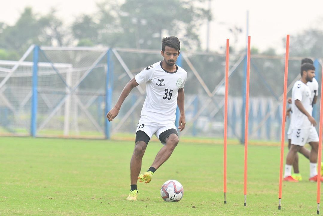 Azharuddin Mallick during a training session for Mohammedan SC (Image Courtesy: Azaharuddin Mallick Instagram)
