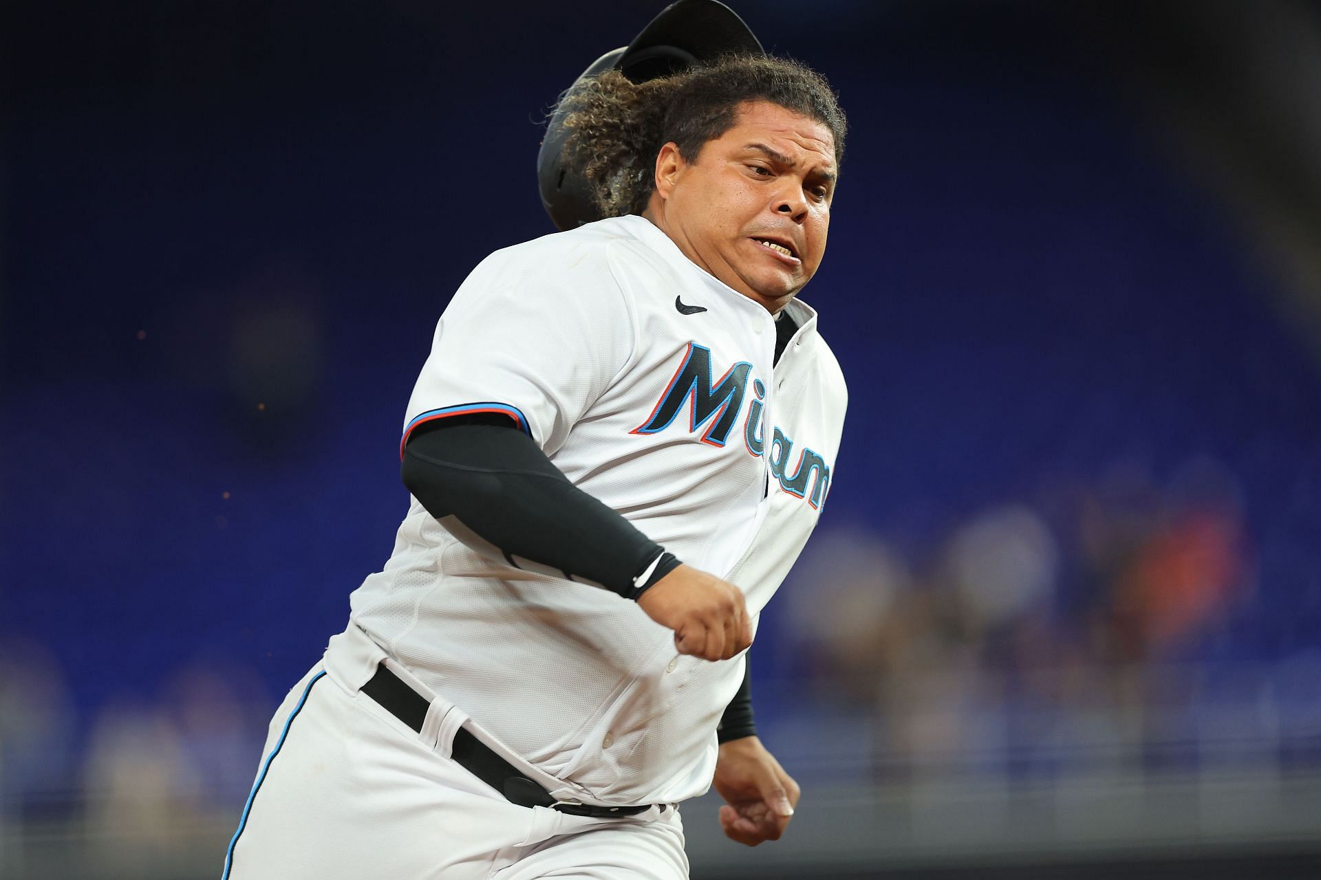 Jesús Aguilar drives in 3 runs, Marlins outlast Nationals 11-8
