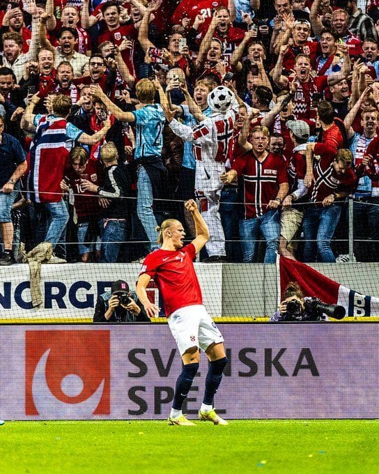 5 players with the best goals per game ratio at country level in the