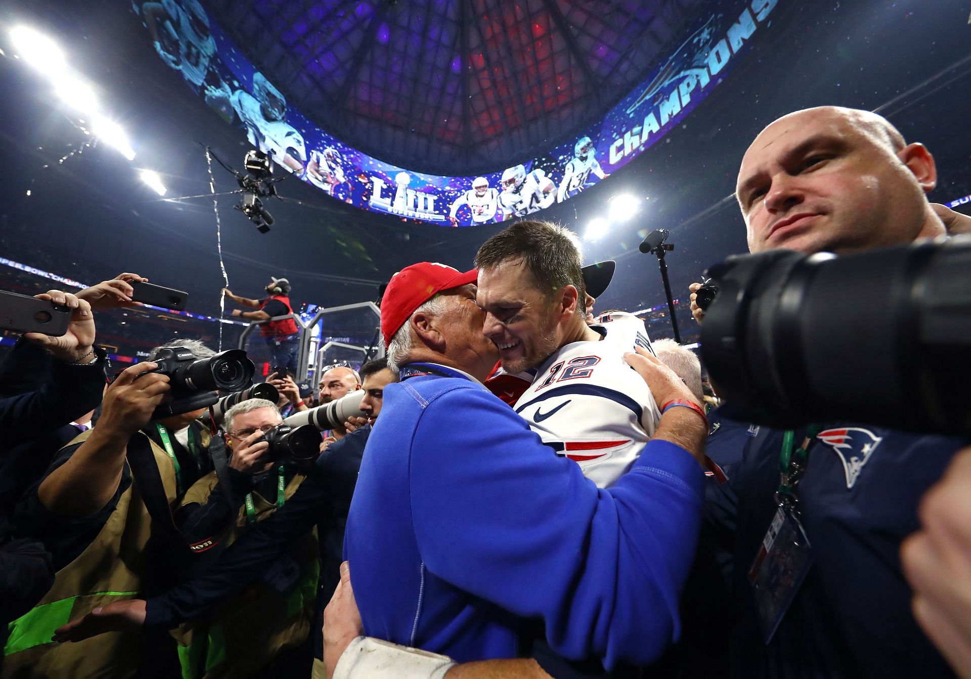 The pair embracing after the New England Patriots defeated the Los Angeles Rams.