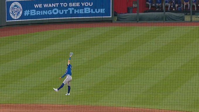 Bo bichette looked like Michael Jordan making that catch