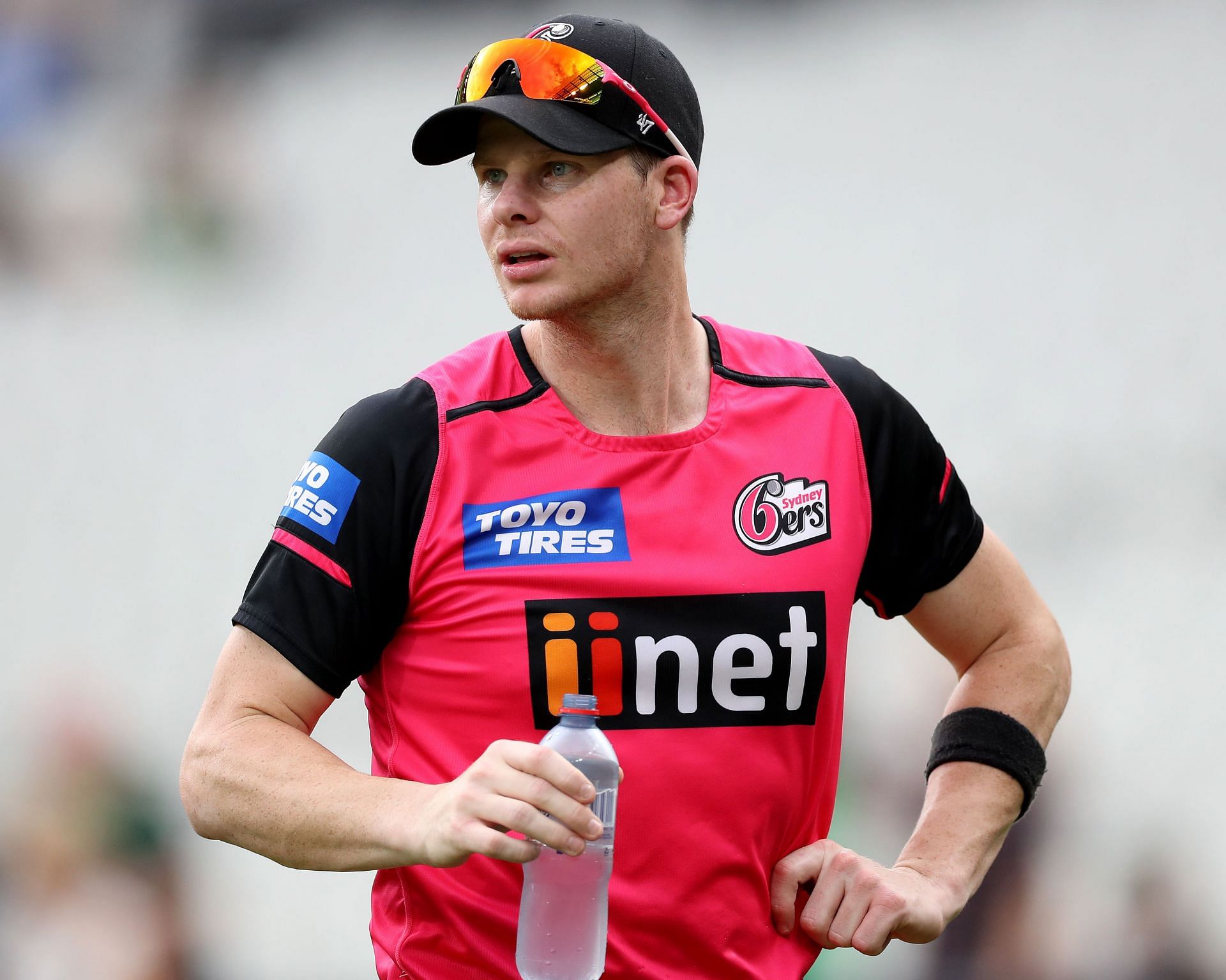 Steve Smith warming up with the Sydney Sixers