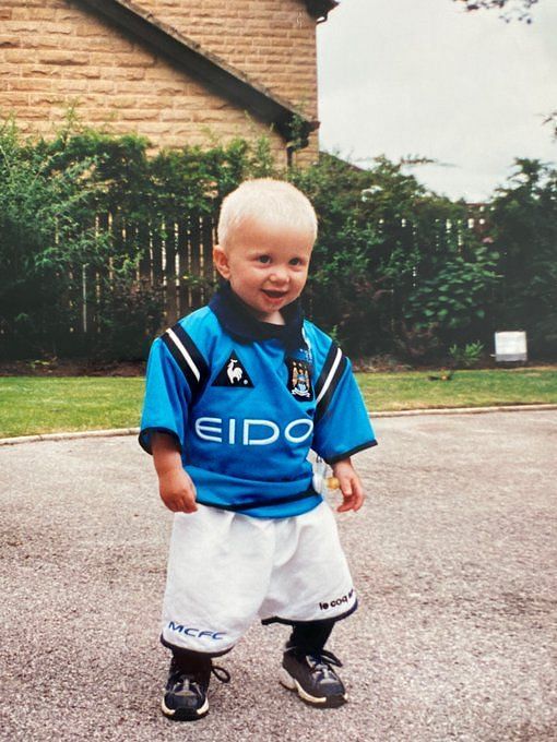 Don't be daft' - Erling Haaland sends message to Man United as Man City  unveil retro kit