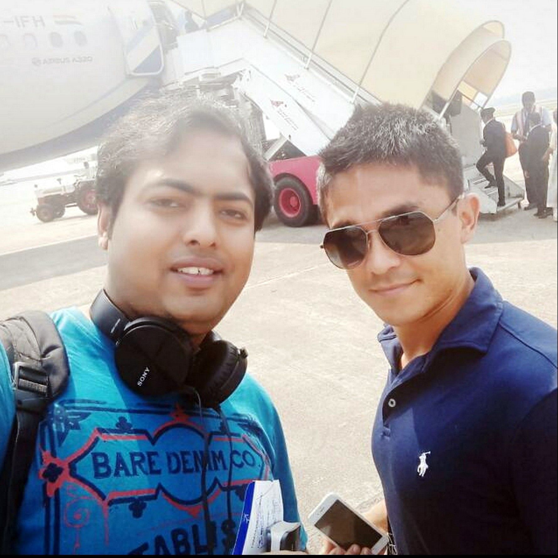 Chakraborty (left) with Indian football captain Sunil Chhetri in 2015. Image: Twitter