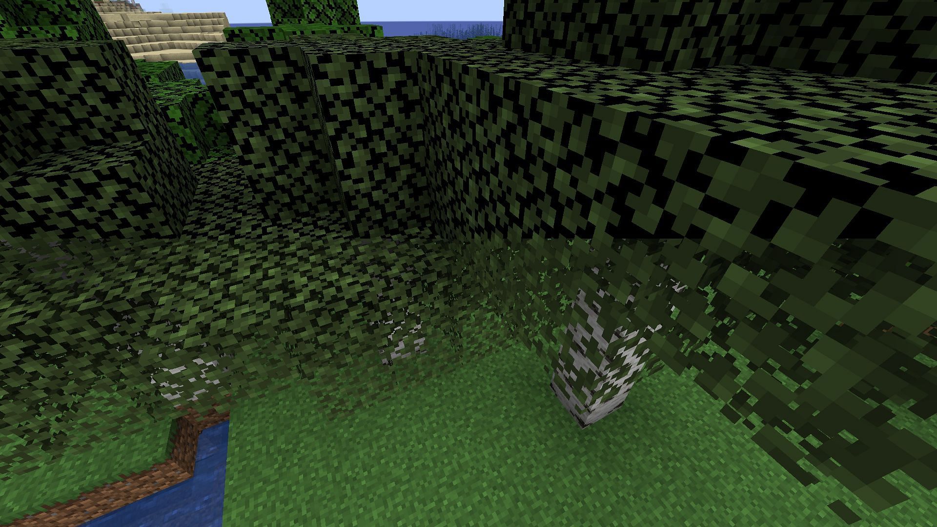 The difference between fast and fancy graphics, exemplified by one tree (Image via Minecraft)