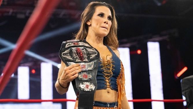 Former WWE star Mickie James comments on being called a pioneer of women's wrestling