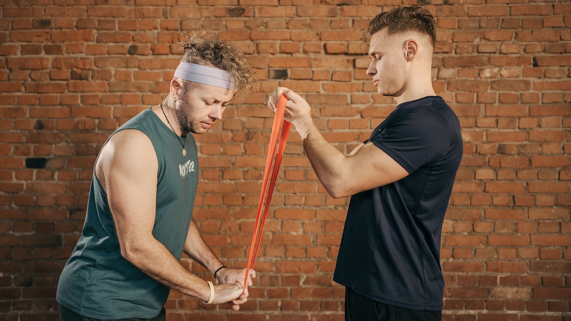 You can use resistance bands to sculpt your muscles. Image via Pexels/Pavel Danilyuk