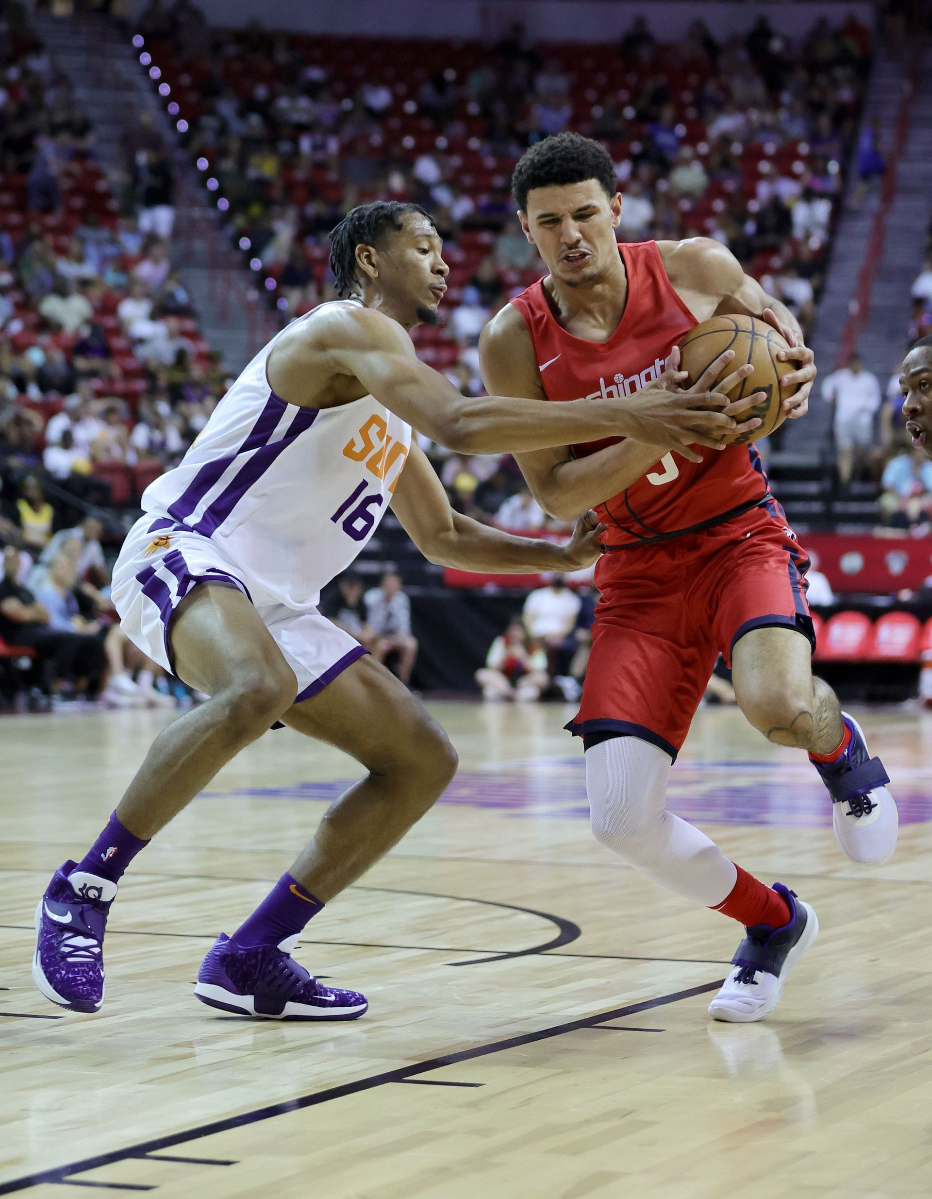 The Phoenix Suns are currently 2-2 in the 2022 NBA Summer League (Image via Getty Images)