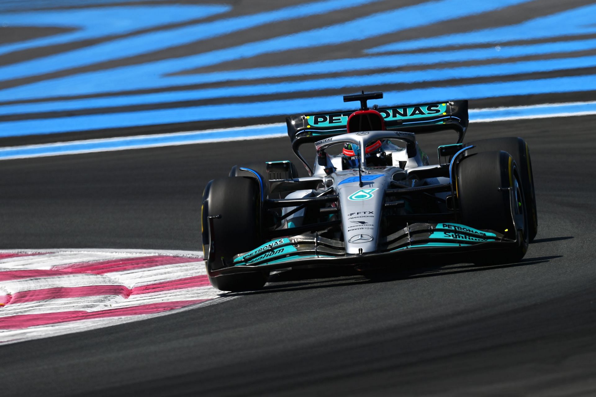 Mercedes driver George Russell in action during FP1 at the 2022 F1 French GP. (Photo by Dan Mullan/Getty Images)