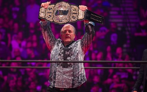 Bret Hart introducing the AEW World Heavyweight Championship in 2019