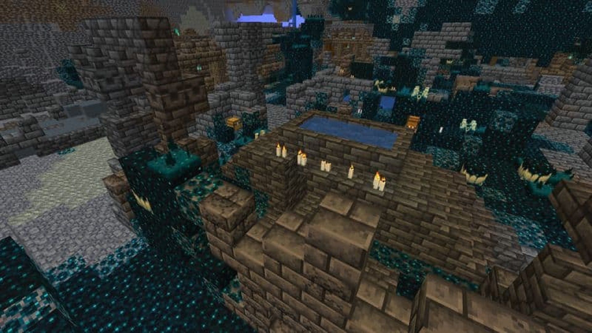 Players will encounter a dangerous situation in this seed (Image via Mojang)