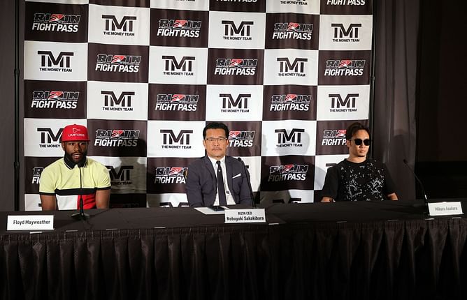 Floyd Mayweather's height:- Is Mayweather's next opponent, Mikuru Asakura, taller than him?