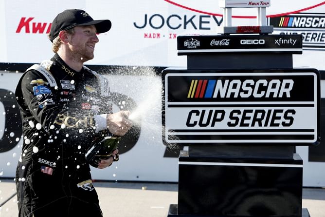 NASCAR 2022: Tyler Reddick 'just waited for the right opportunity' to take the win at Kwik Trip 250 at Road America