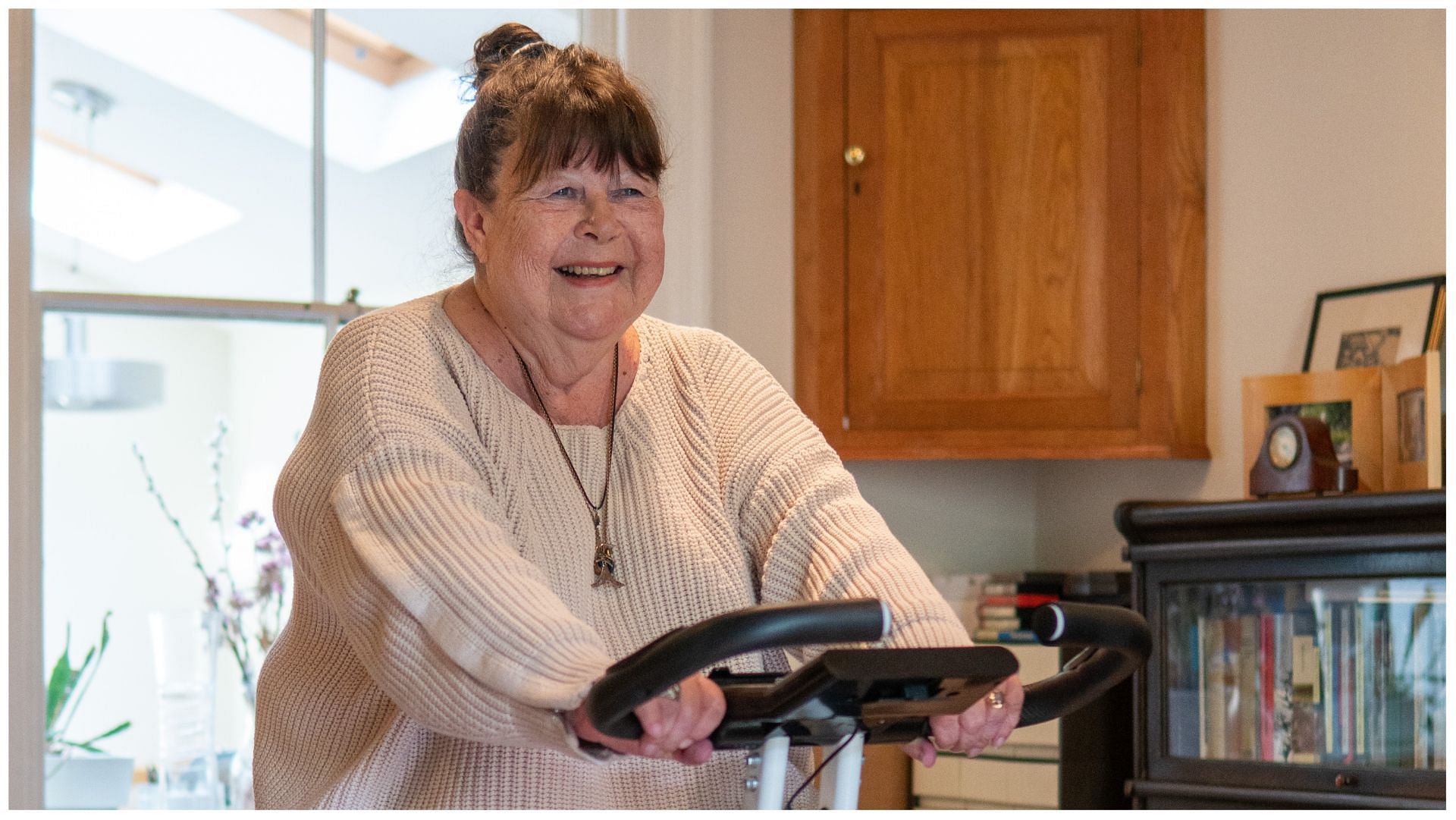 Physical exercise slows down aging and keeps you feeling and looking younger. (Image via Pexels/ Centre for Ageing Better)