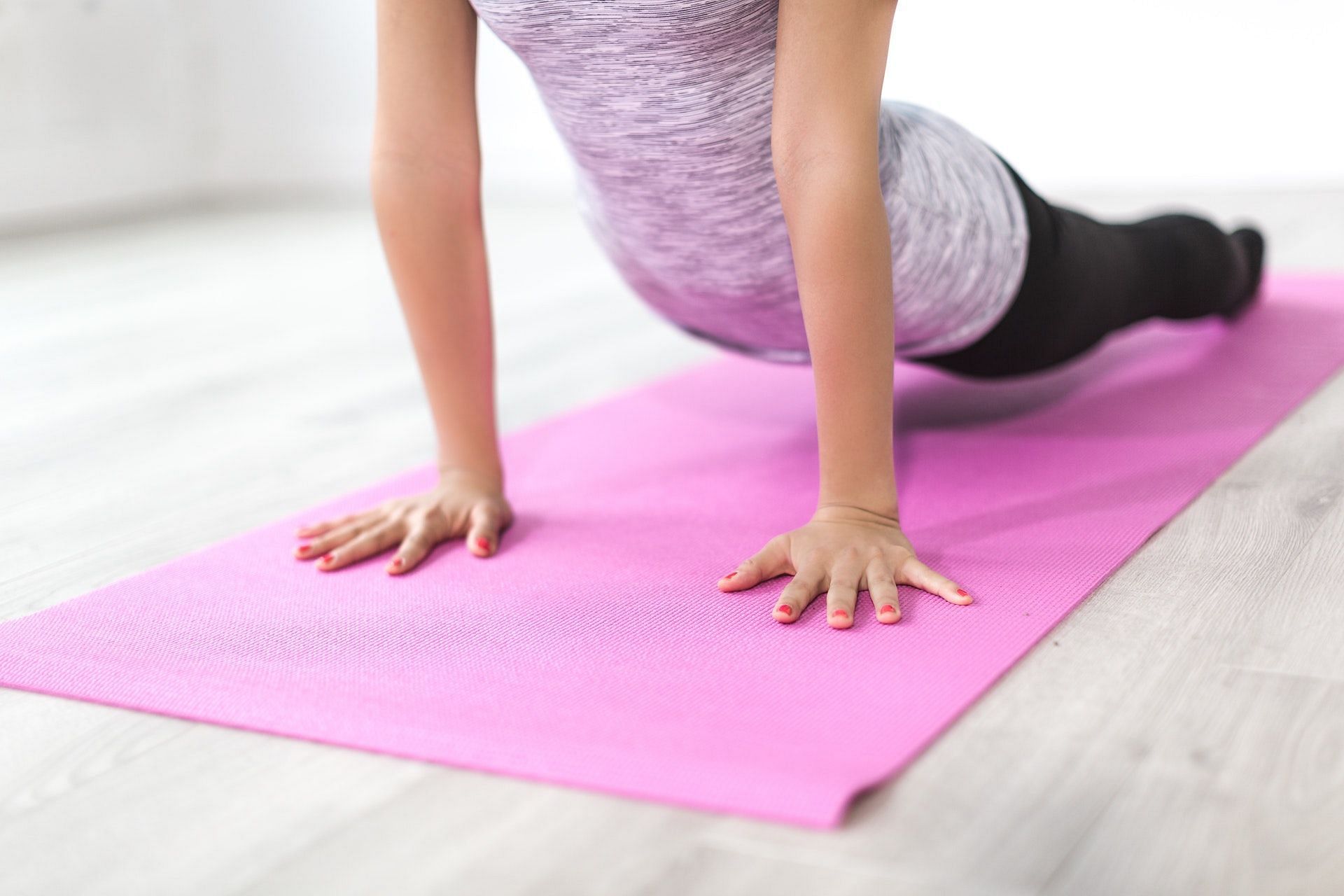 Yoga can potentially help strengthen your back. (Photo by Burst via pexels)