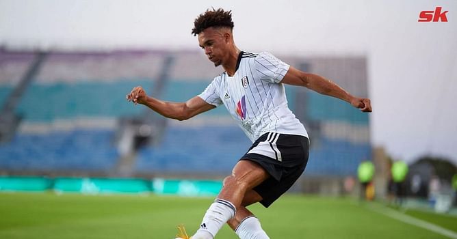 WATCH: Fulham star Antonee Robinson pulls of unbelievable card trick with teammates during pre-season camp