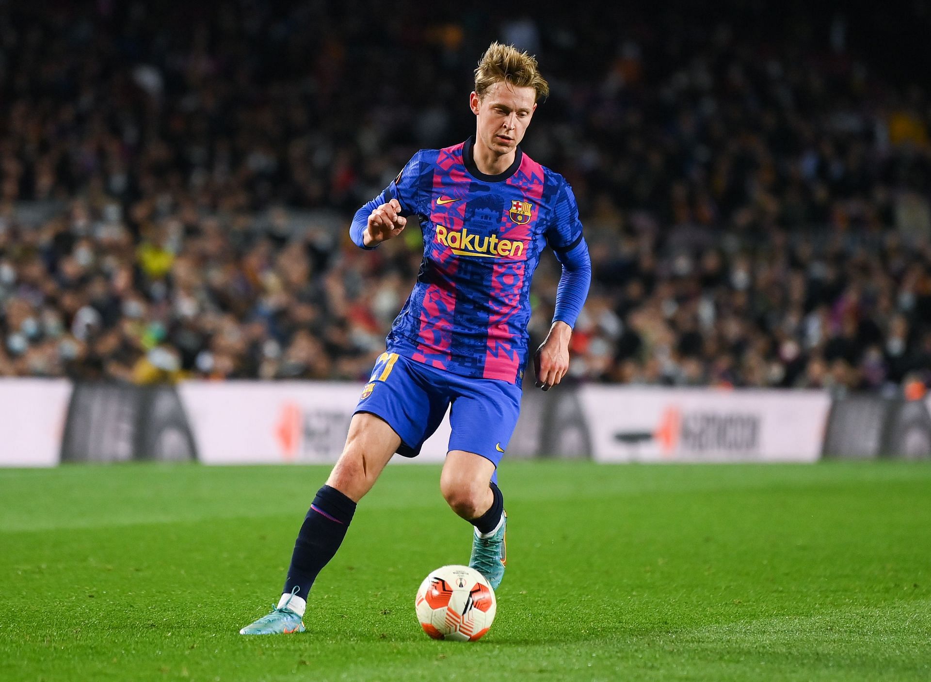 Is Laporta playing hard-ball over Frenkie de Jong?