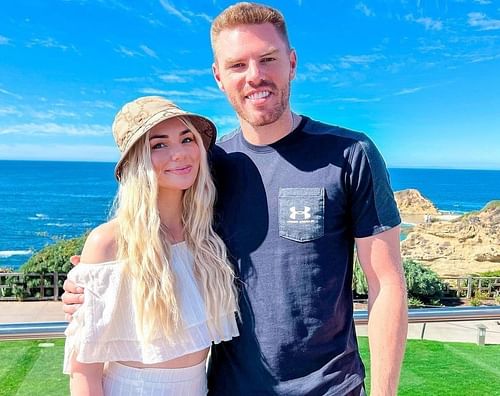 Freddie Freeman and wife Chelsea pose together on vacation.