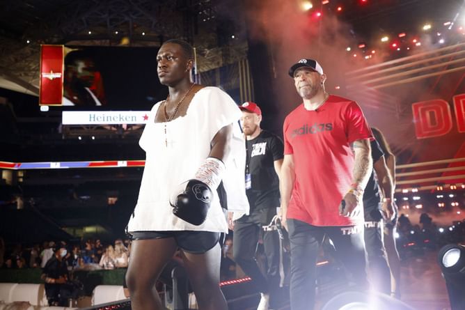 Watch: Deji reveals incredible body transformation as he looks to get his first win against Fousey