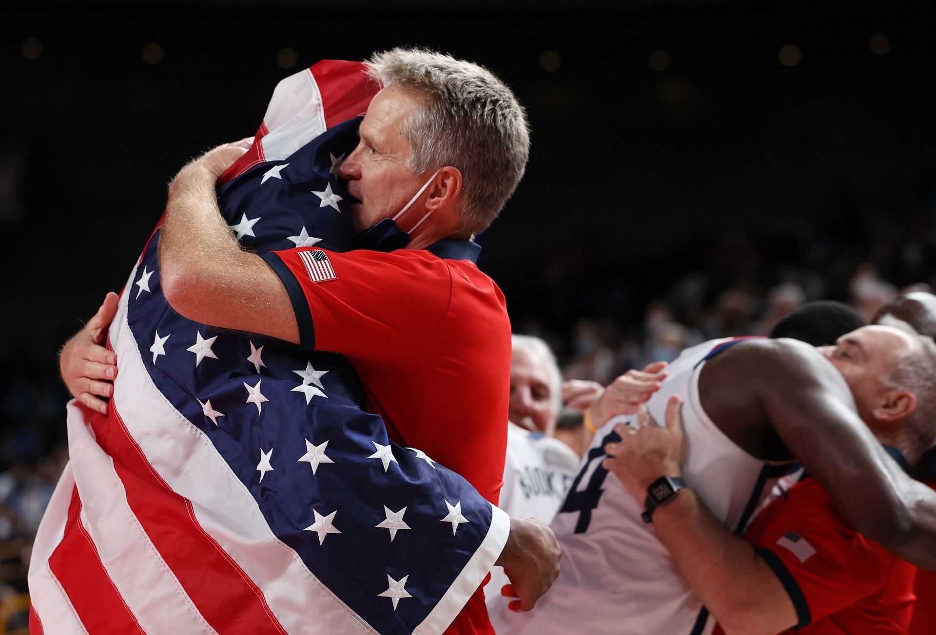 Steve Kerr embracing Durant after team US won the finals at the 2020 Tokyo Olympics