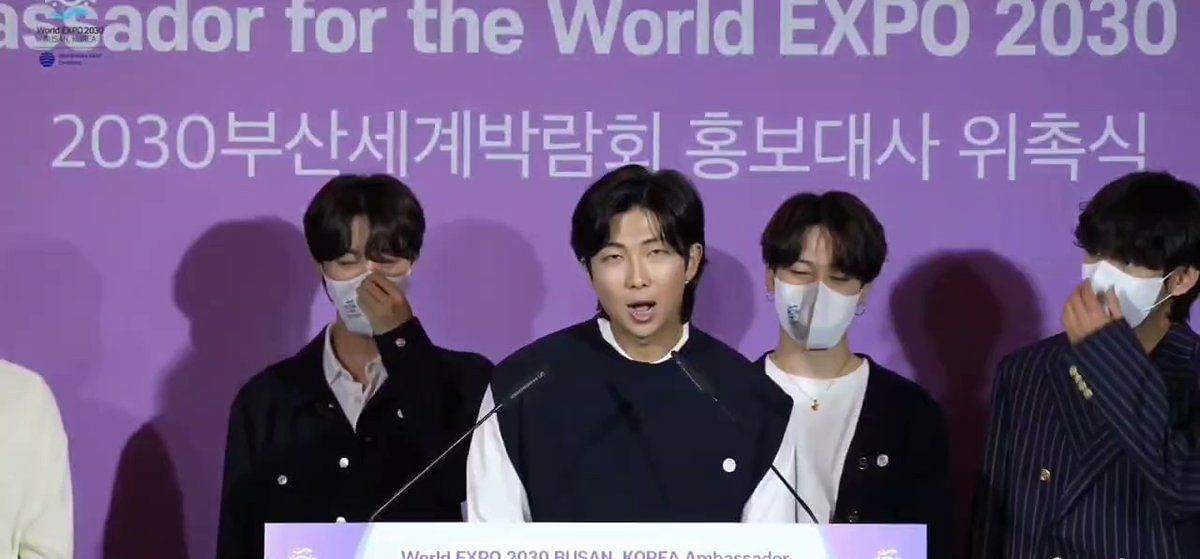 BTS: Kim Taehyung, Suga, Jungkook and other Bangtan Boys' unique heart  gesture at Busan World Expo 2030 wins ARMY all over again [Watch]