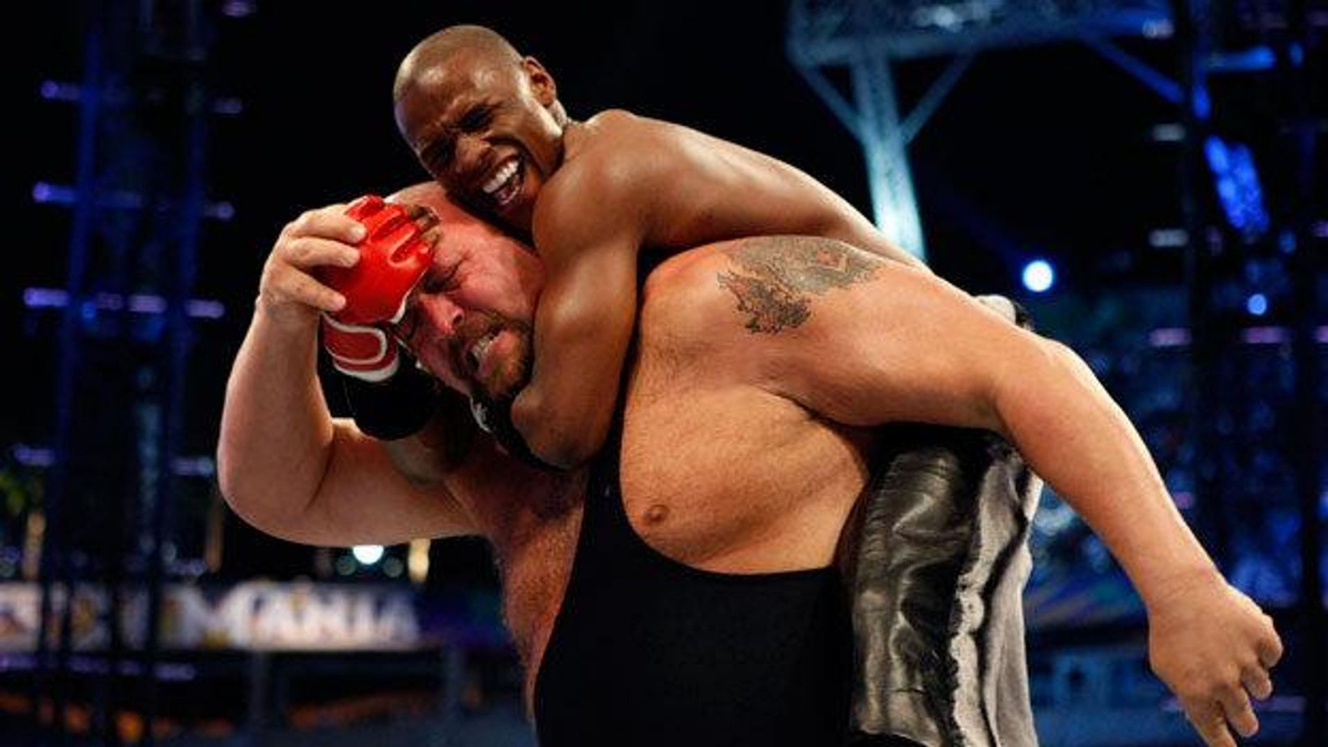 Floyd Mayweather and Paul Wight clashed in a true David vs. Goliath match