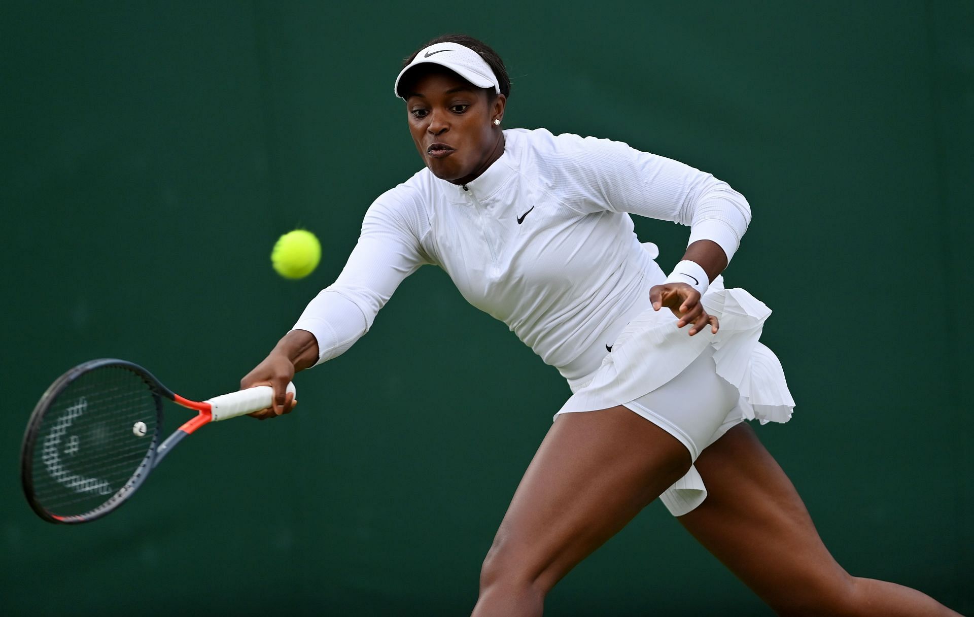 Stephens in action against Qinwen Zheng at SW19