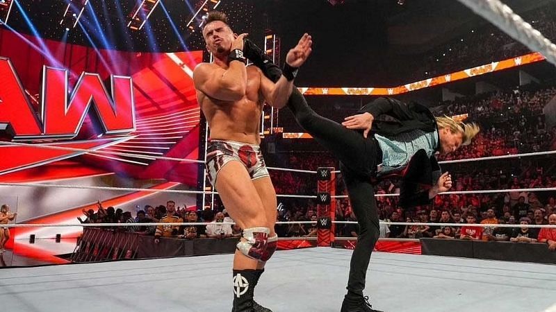 WWE में डॉल्फ जिगलर की दुश्मनी थ्योरी से चल रही है
