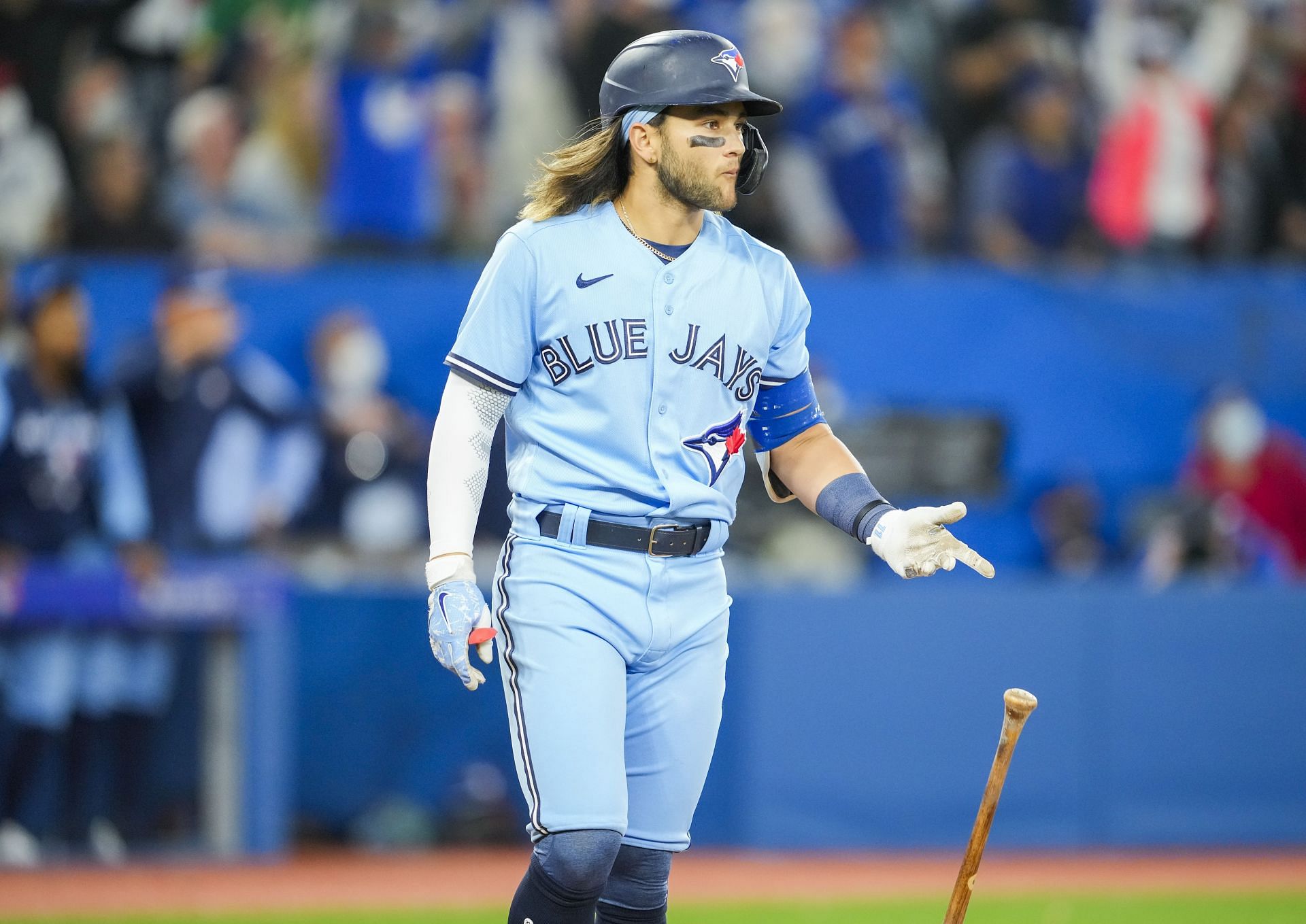 Toronto Blue Jays shortstop Bo Bichette leads his position with 1,084,794 votes