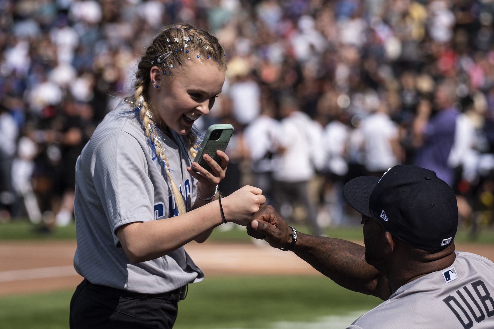 jojo siwa MLB all-star celebrity softball game (dont judge me, this was so  powerful, she did it for the gays)