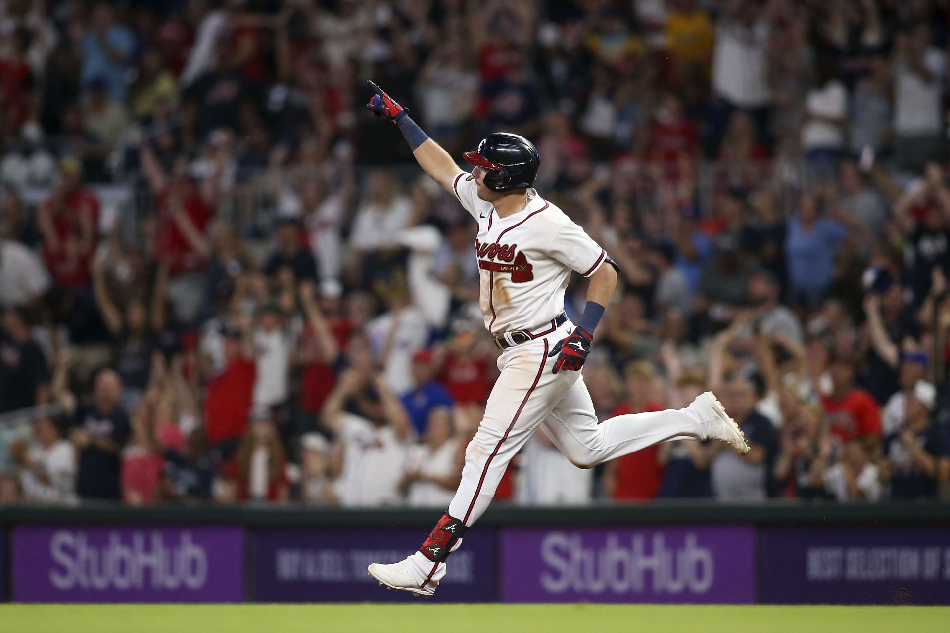 Atlanta Braves star Riley celebrates his 25th home run of the season against the New York Mets on Wednesday.
