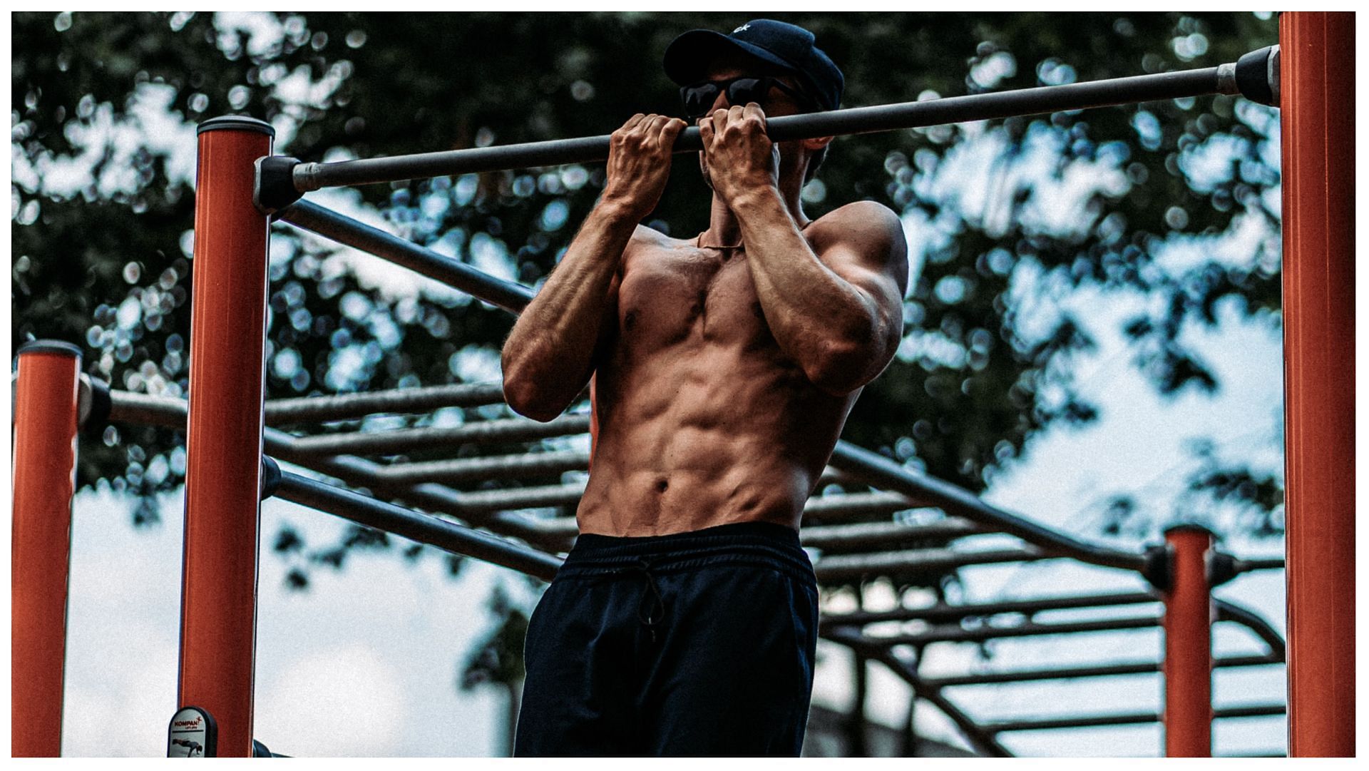 Metabolic exercises for shredded abs can help burn fat from body. (Image via Pexels/Niko Twisty)