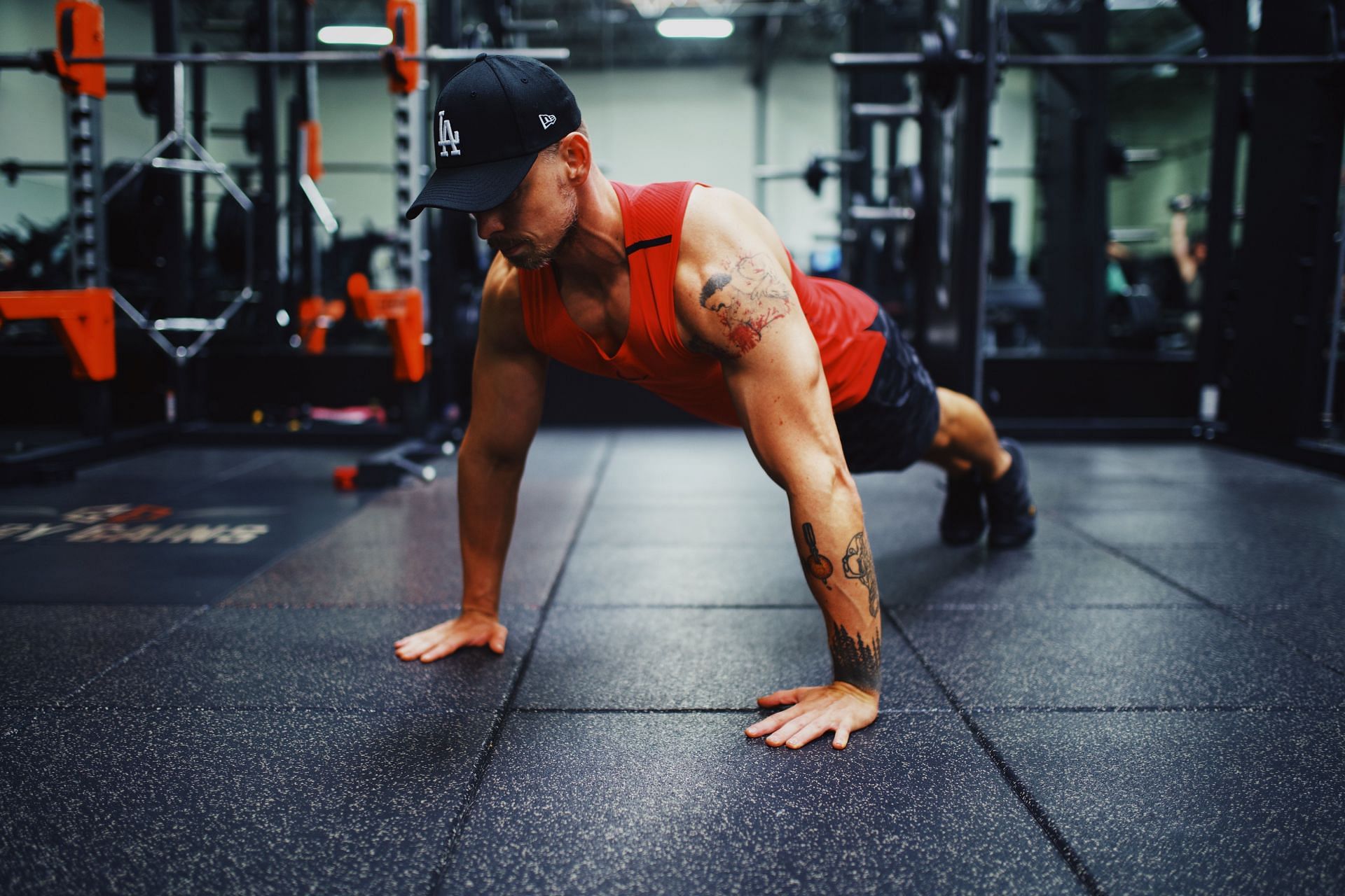 Best and effective exercises for men to reduce belly fat (Image via Unsplash/Gordon Cowie)