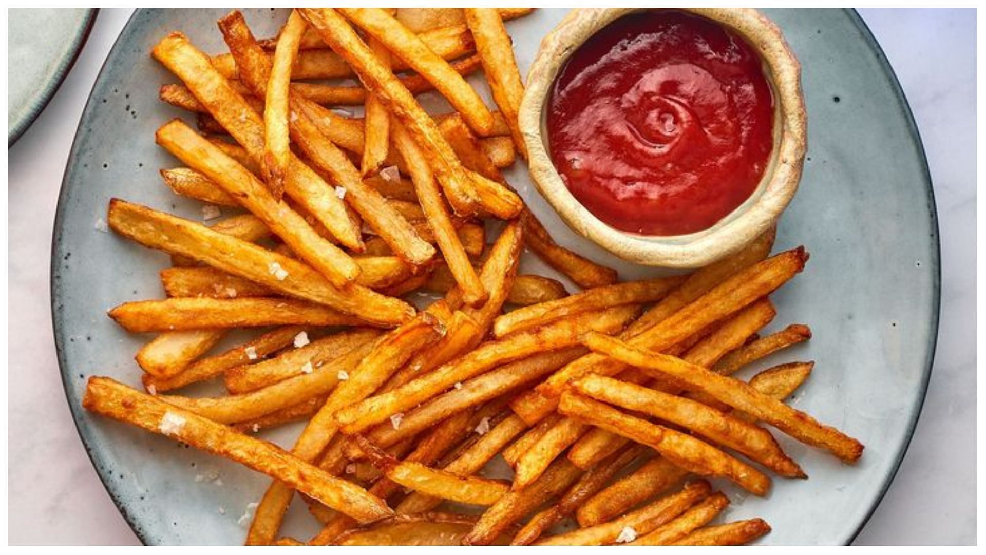 Most major fast food chains are offering deals and freebies this National French fries day (Image via Pinterest/Ann Mac)
