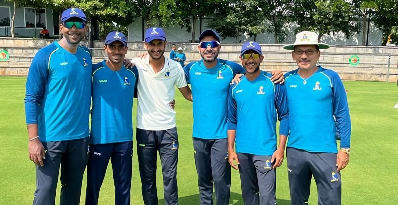 Arun Lal (extreme right) poses with the boys during a practice session in Bengaluru ahead of the knockouts [Credits: CAB]
