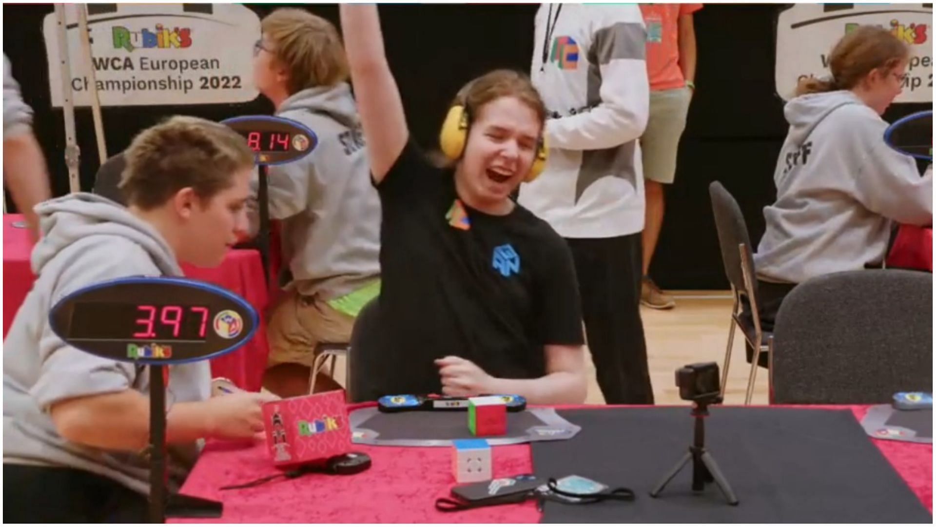 Polish teenager Tymon Kolasiński became the first person to solve a Rubik&#039;s Cube on camera in under 4 seconds (Image via Twitch)