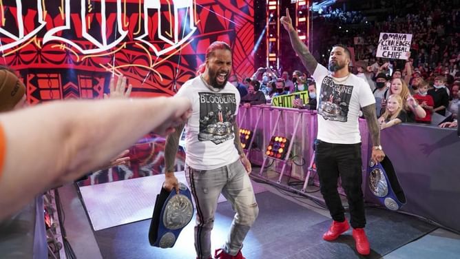 Female WWE Superstar praises The Usos after their interference leads to a controversial finish on RAW
