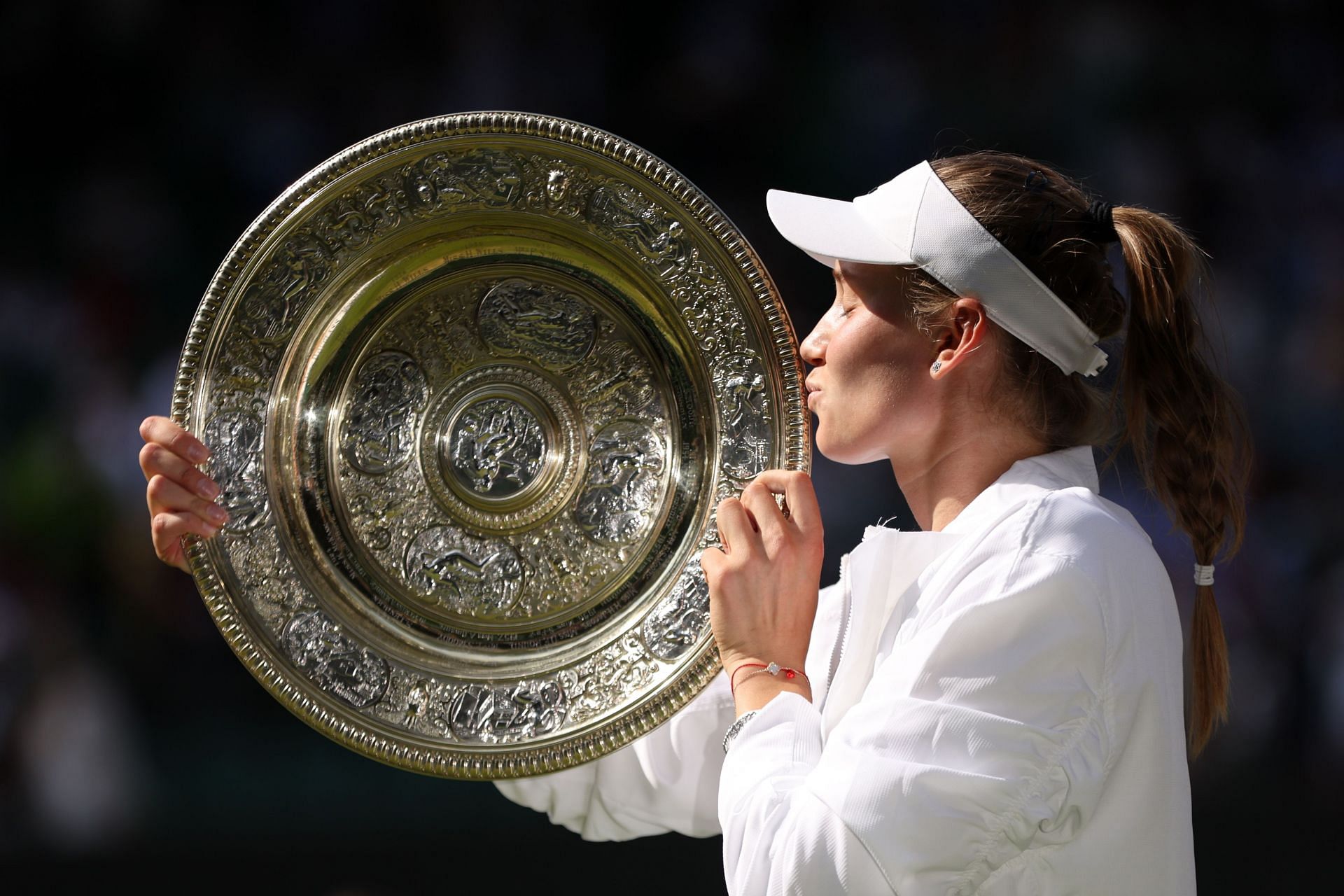 3 milestones Elena Rybakina achieved with her Wimbledon title win