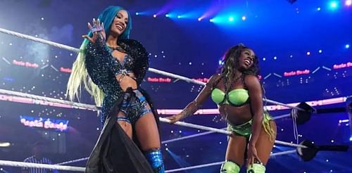 Sasha Banks (L) and Naomi(R) are former Women's Tag Team Champions!