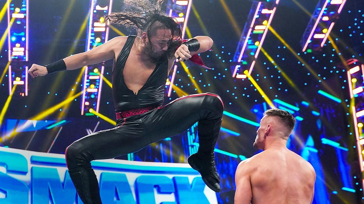 Gunther cost Shinsuke Nakamura the match on WWE SmackDown