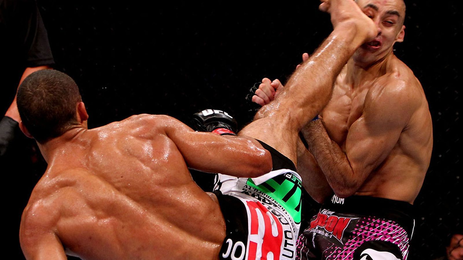 Edson Barboza&#039;s spinning wheel kick knockout of Terry Etim looked like something from a Van Damme movie
