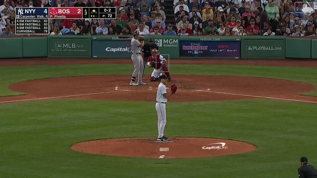 You look like a creepy uncle!” - Screaming fan takes a dig at star third  baseman Matt Carpenter during New York Yankees vs. Boston Red Sox game