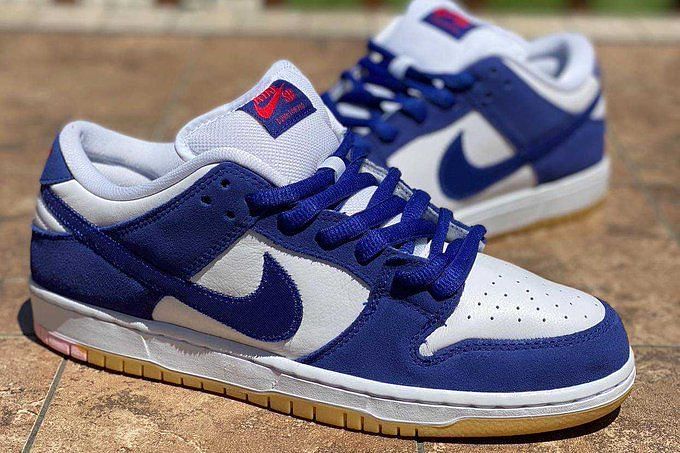 zSneakerHeadz on X: 2022 #LADodgers Nike SB Dunk Low Pro in-hand