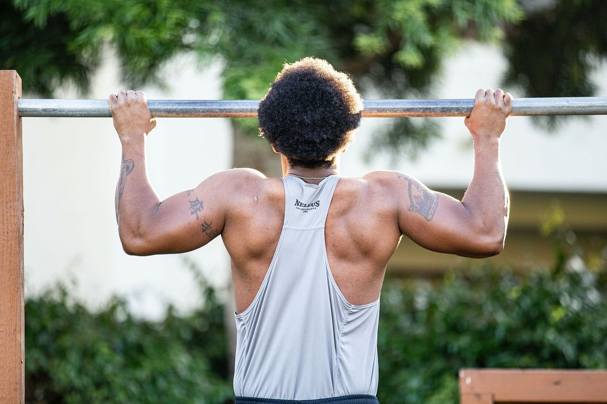 6 PullUp Bar Exercises for Total Body Workout