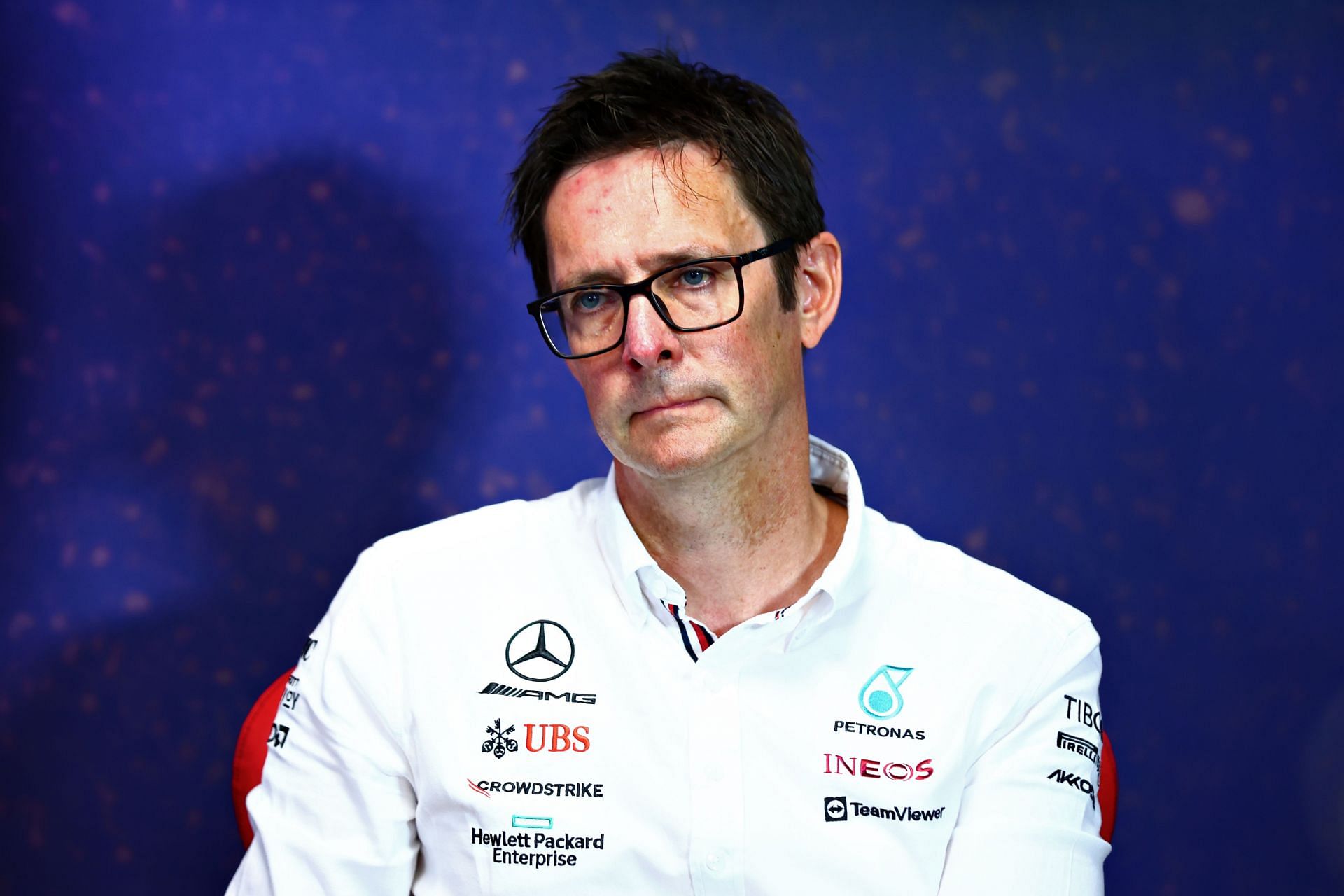 Mercedes&#039; trackside engineering director Andrew Shovlin speaks to the media after qualifying for the 2022 F1 French GP (Photo by Dan Istitene/Getty Images)