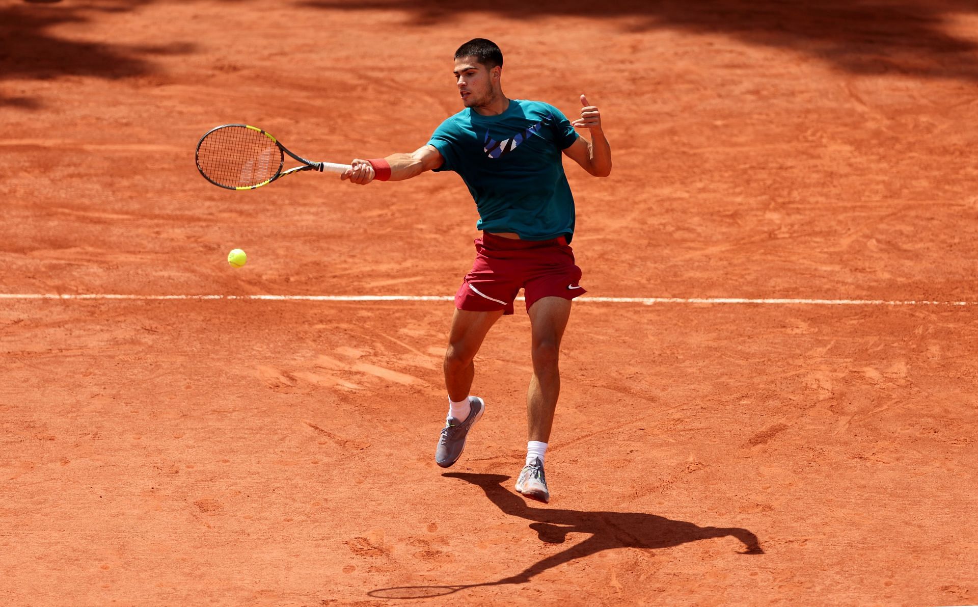 Carlos Alcaraz trains on clay aiming to play in Hamburg and Umag